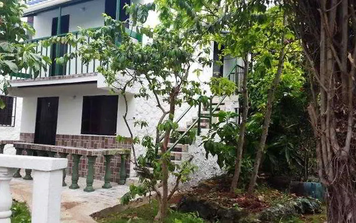 Angula Place